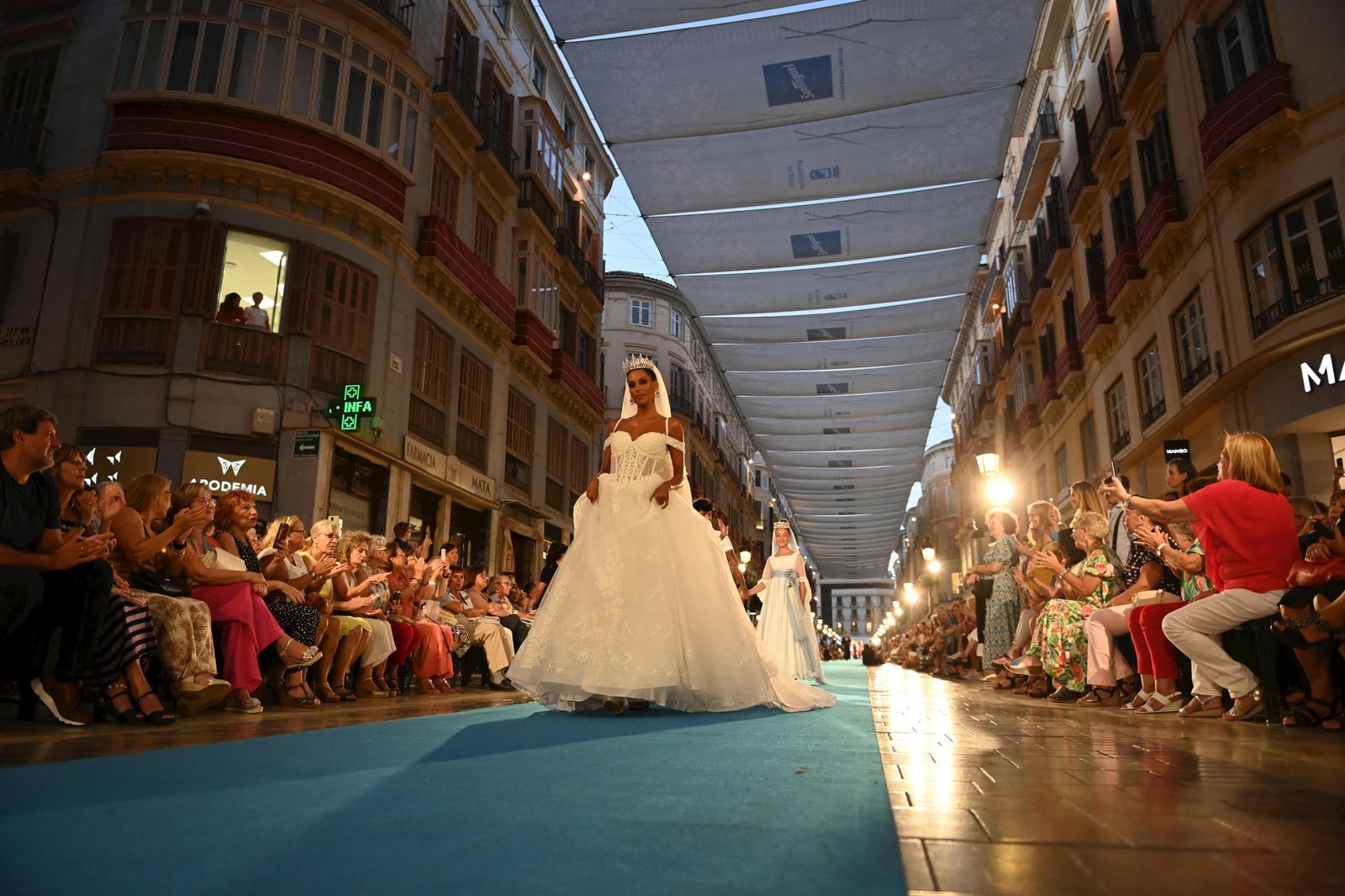Segunda jornada de desfiles en calle Larios.