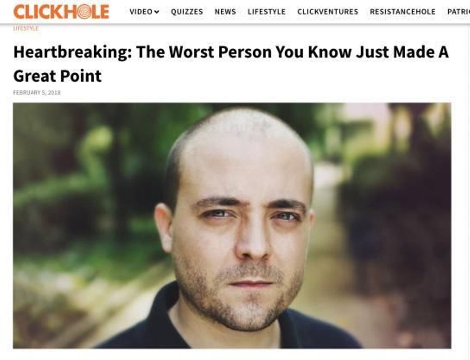 Captura de pantalla de la página satírica Clickhole con la imagen de José María García