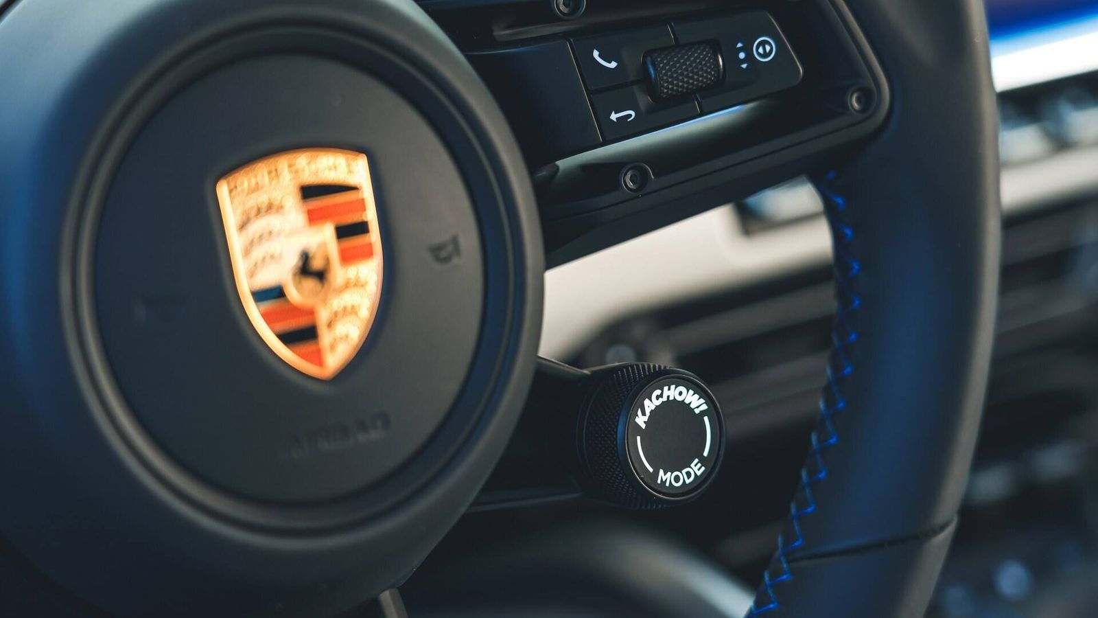 Botón Kachow! Mode en el volante del 'Sally Special'