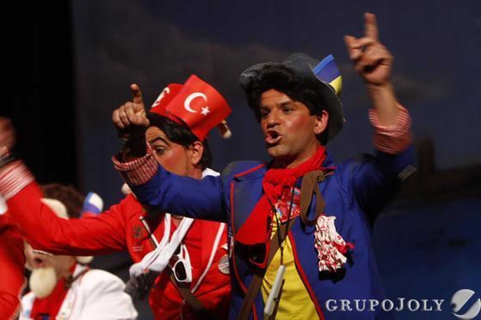 Los erasmus pocos y parió la abuela - Pasodoble - Carnaval de Cádiz 2013