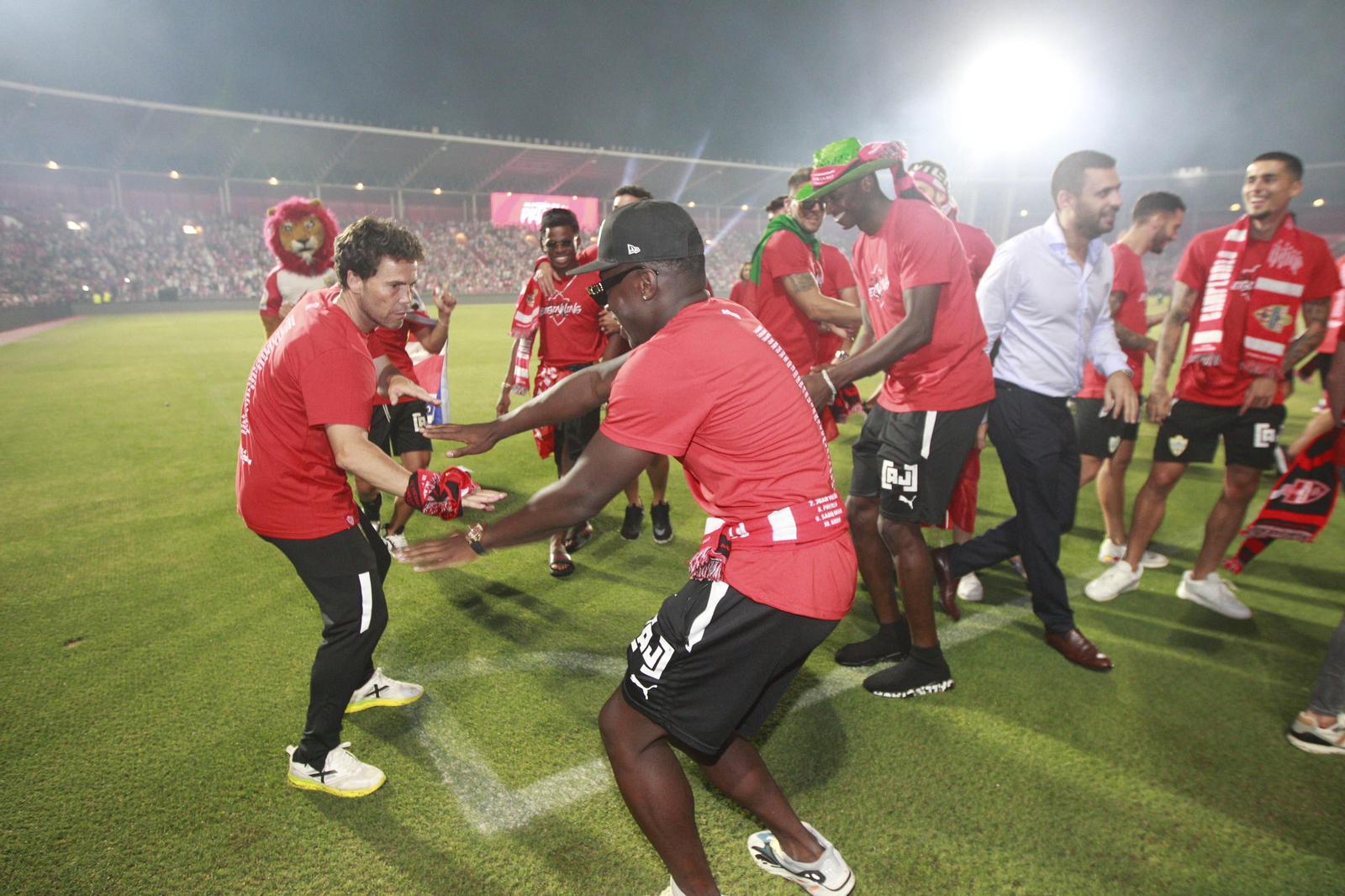Las imágenes de la fiesta del ascenso de la U.D. Almería en el Estadio Mediterráneo.