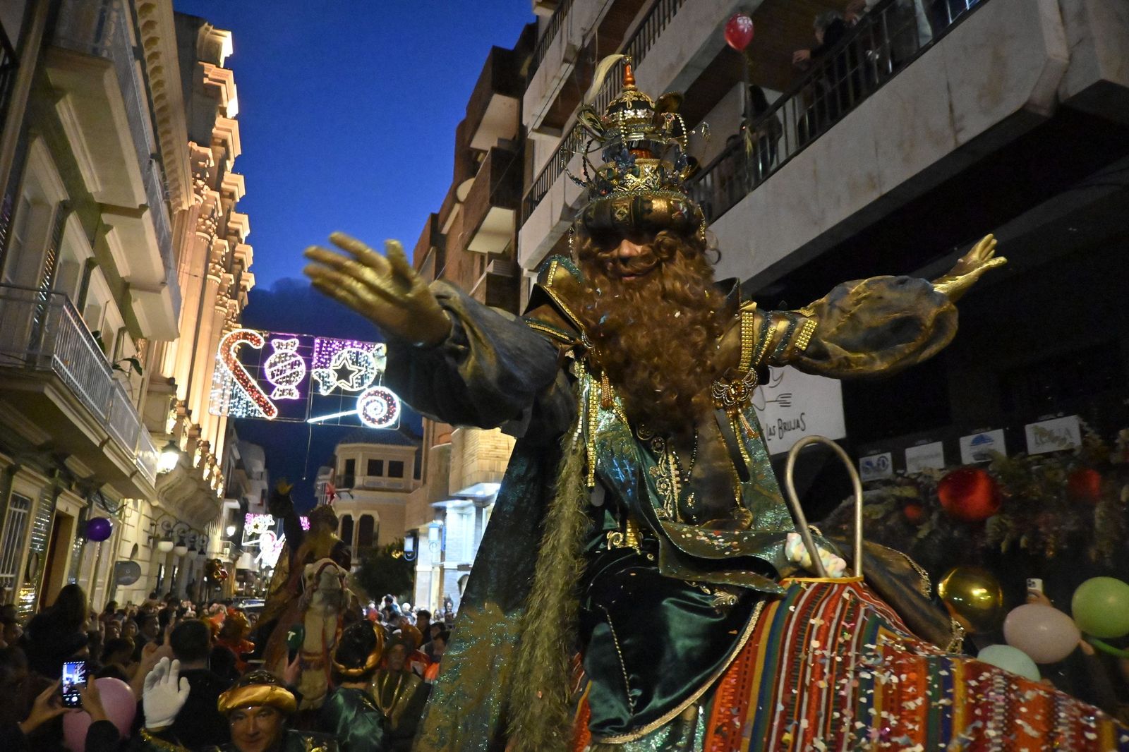Las mejores fotografías de la llegada de los Reyes Magos a Huelva