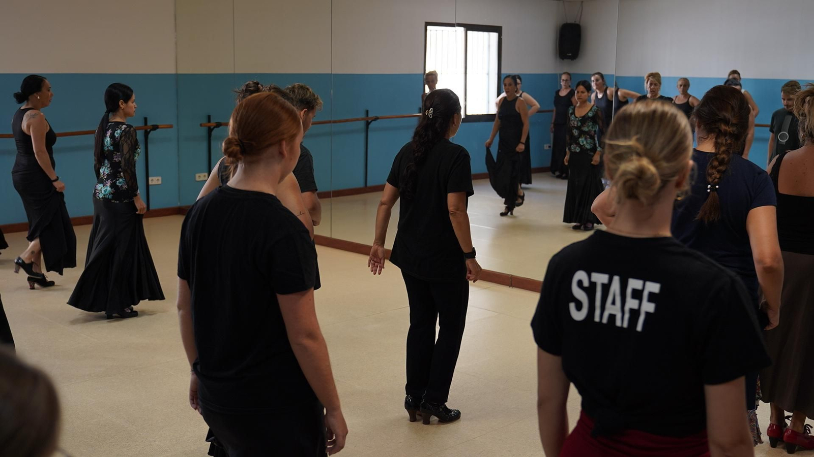 Fotos de la masterclass de baile flamenco impartido por La Lupi y de la exposición "10 años cantando a Paco" de José Mera
