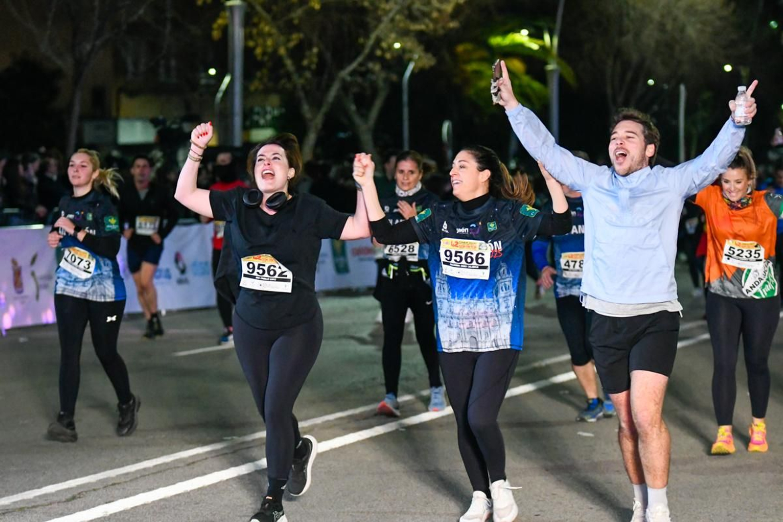 En imágenes: búscate en tu llegada a meta de la Carrera de San Antón 2025 (12)