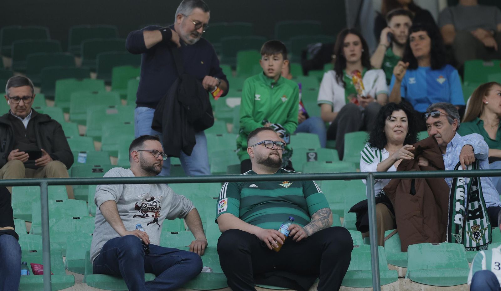 Búscate en las fotos del Betis - Gent