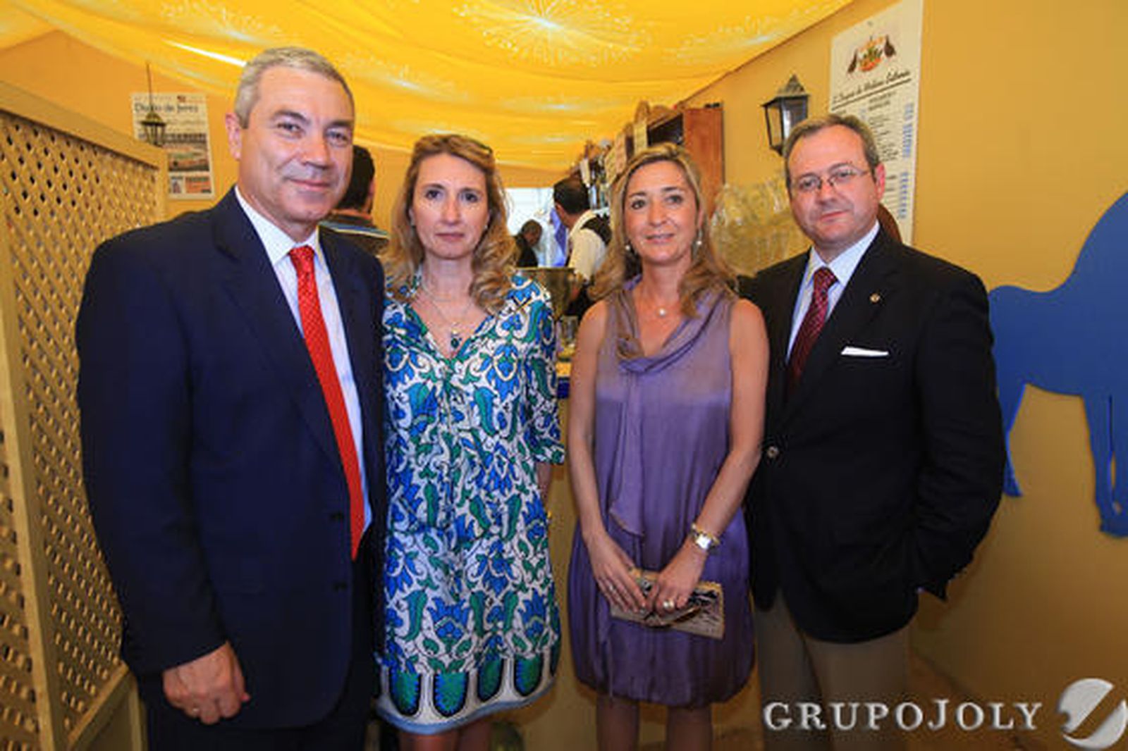 El coronel de la Guardia Civil, Antonio Tocón, acompañado por su mujer, Charo Vírseda, y el comisario del Cuerpo Nacional de Policía, Andrés Garrido, y su esposa, Carmen Farges.

Foto: Vanesa Lobo y Manuel Aranda