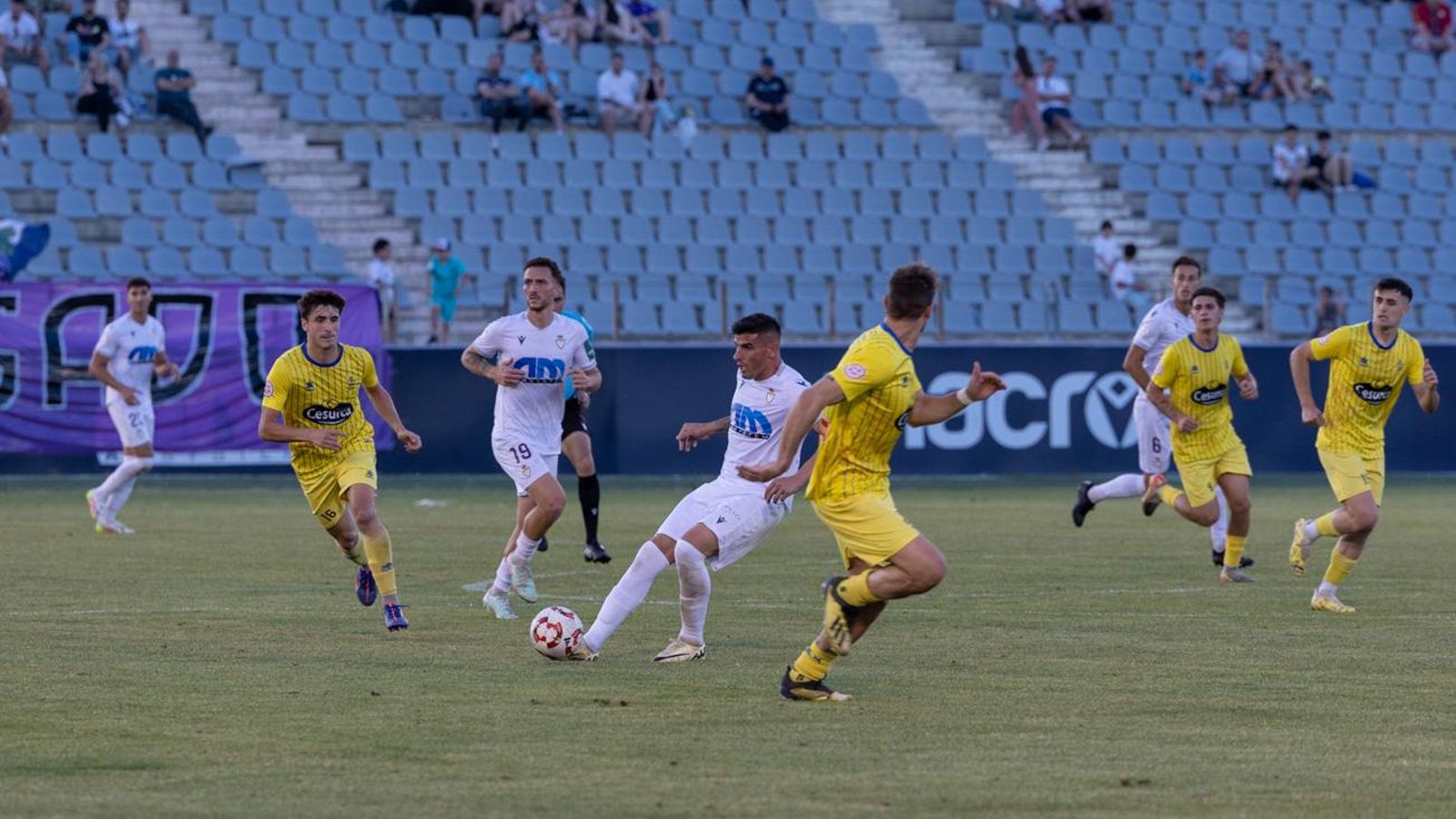Fernando, junto a Agus Alonso en la vuelta ante el CD Huétor Tájar.
