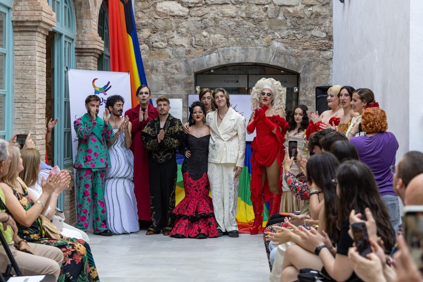 Alberto Batres, el diseñador jiennense presenta sus creaciones en el evento en el que se aborda cómo performar el género a través de la moda