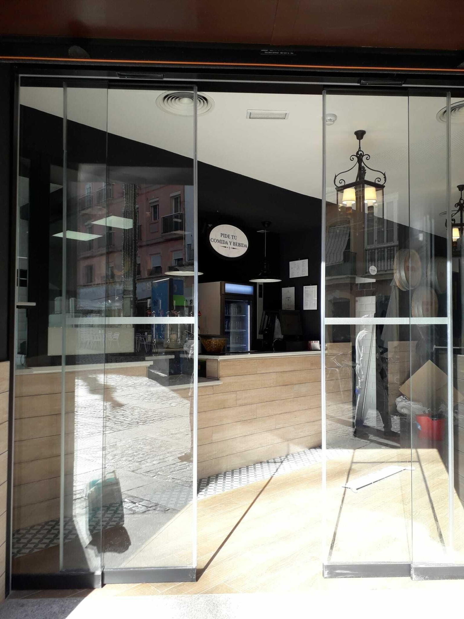 Entrada al establecimiento de la plaza de la Catedral.