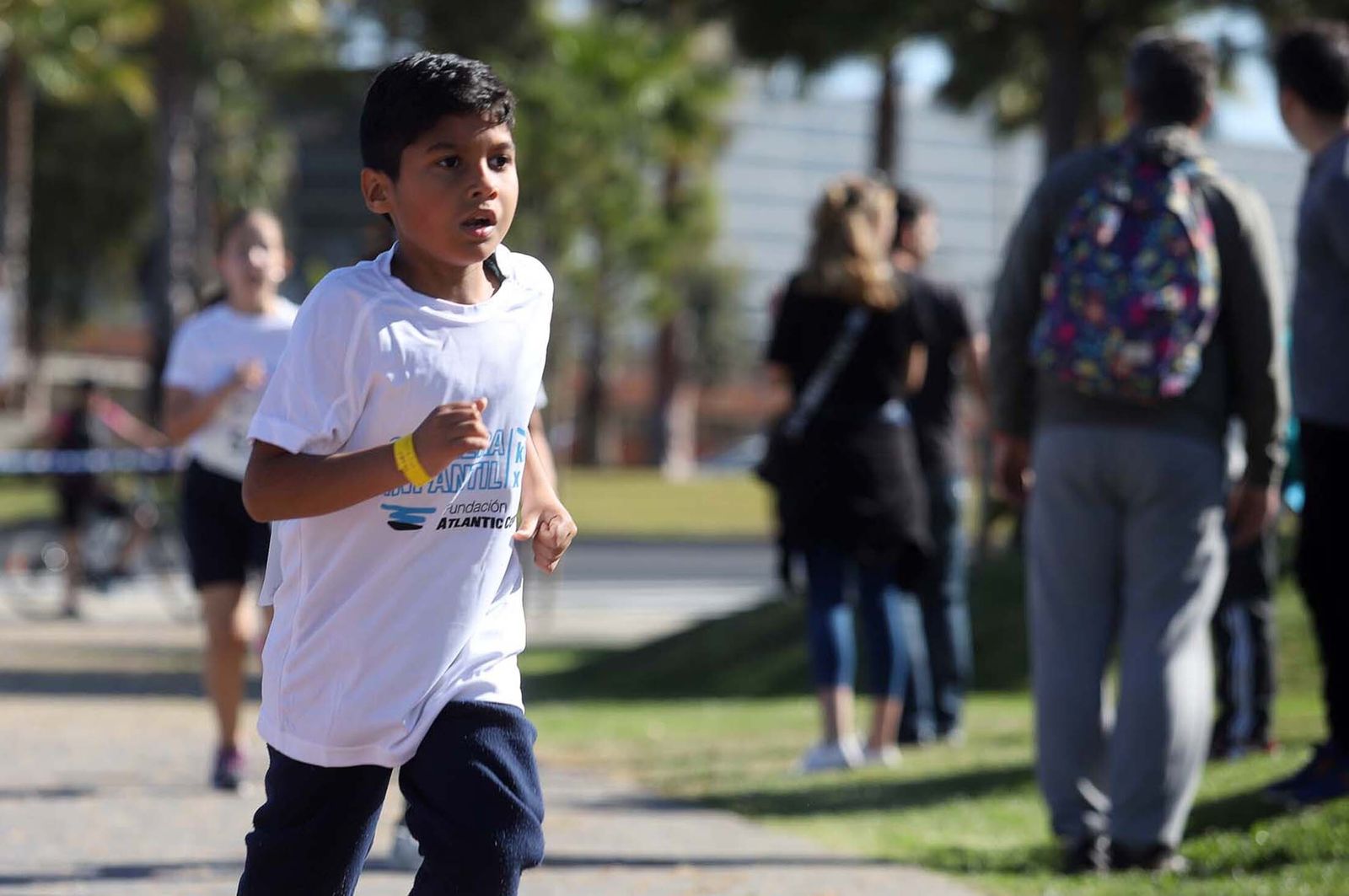 Imágenes de la carrera infantil previa a la "10K Puerta del Descubrimiento"