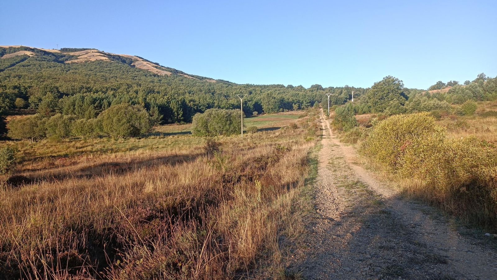 El cerro Prado Espino a la izquierda. El cerro Prado Espino a la izquierda.