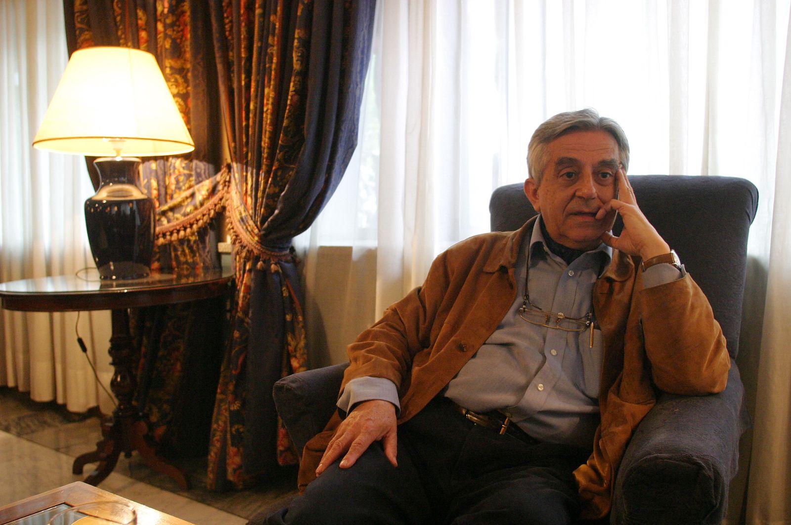 El escritor sevillano Antonio Rodríguez Almodóvar