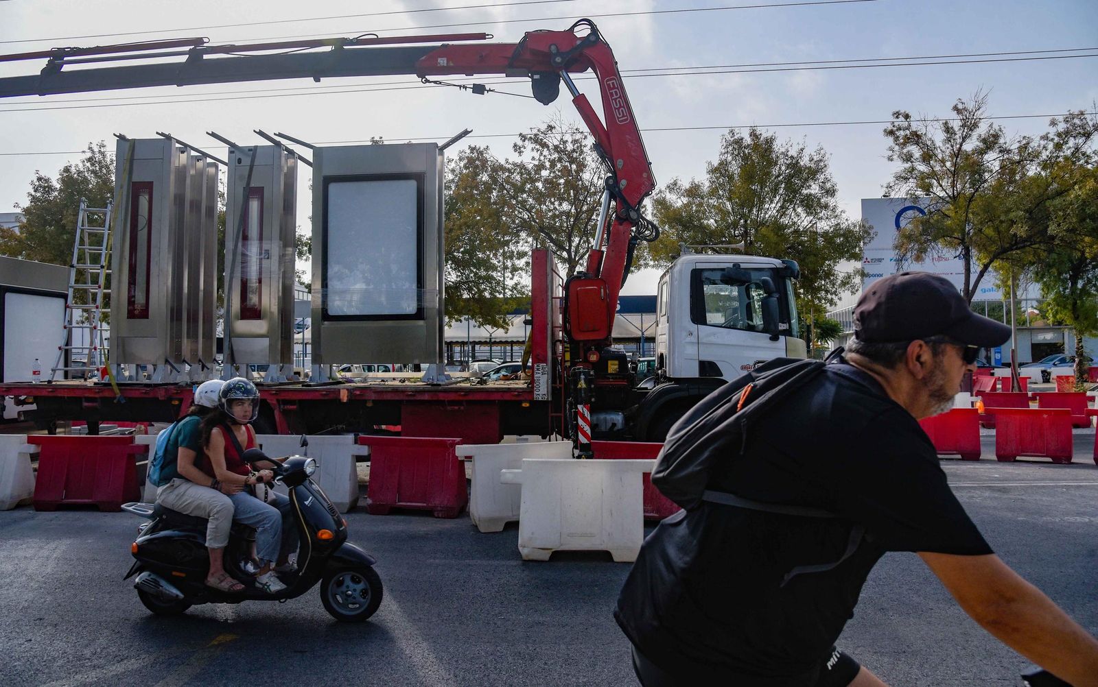 Fotografías de las obras en Sevilla Este por el tranvibús