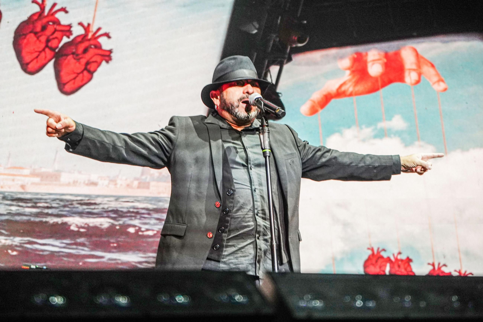 Las mejores imágenes del concierto de El Barrio en Granada