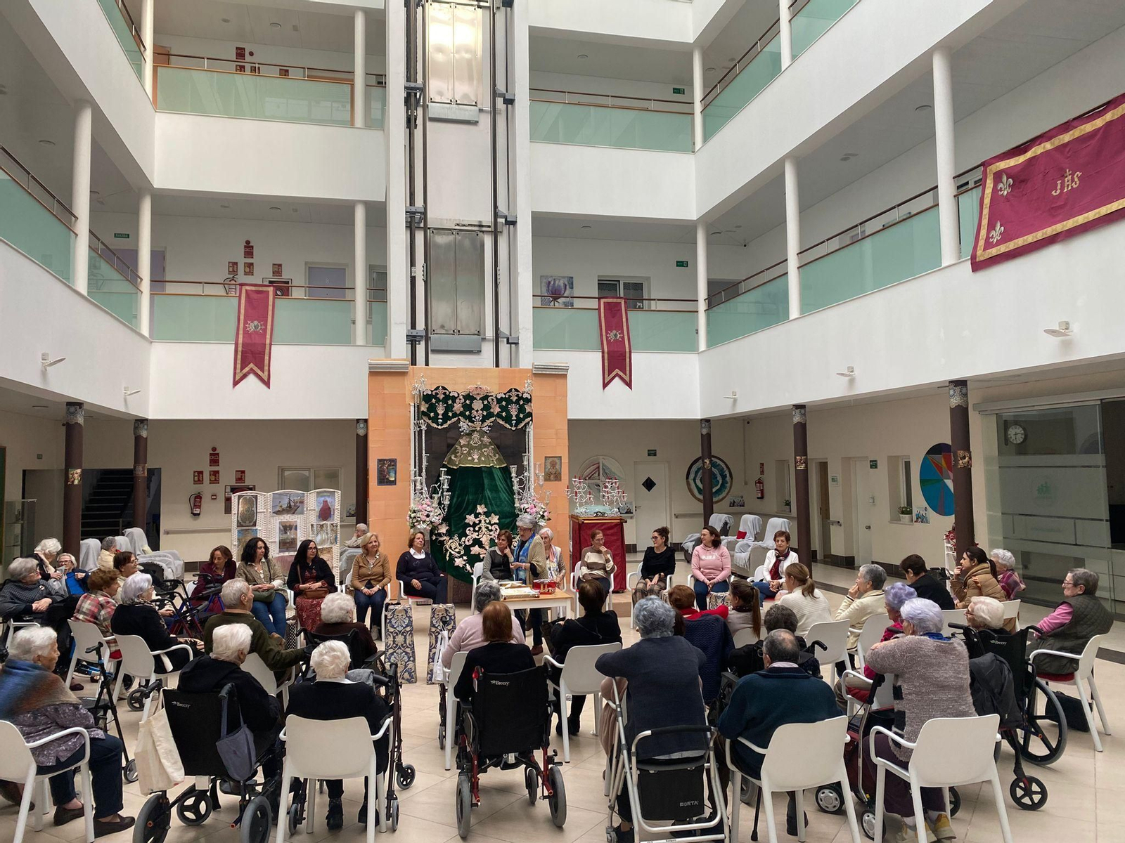 Fotos de las actividades de Cuaresma en el centro de mayores de Asansull de La Línea