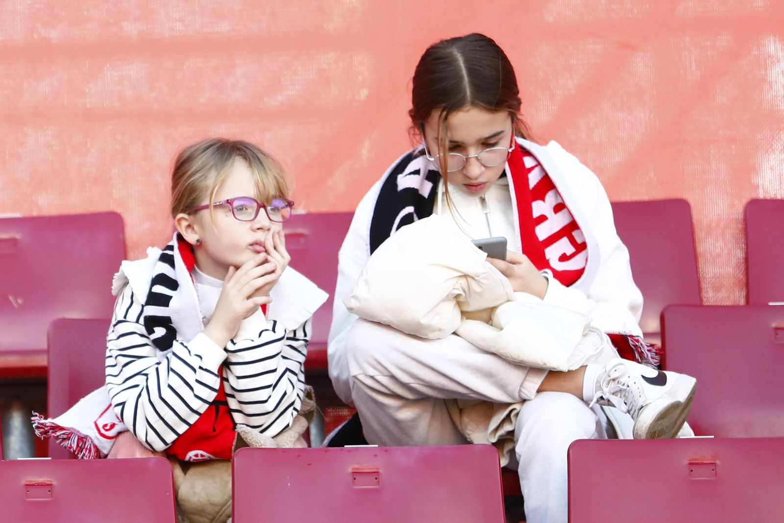 La grada de Los Cármenes durante los primeros minutos del Granada - Athletic
