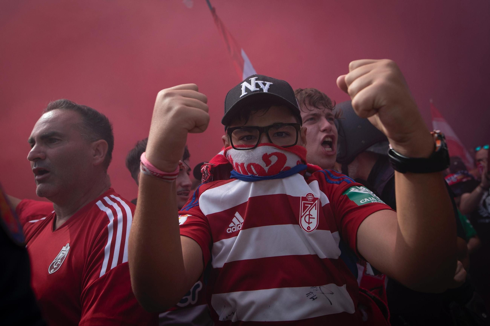 Encuéntrate en el recibimiento al Granada CF en Los Cármenes