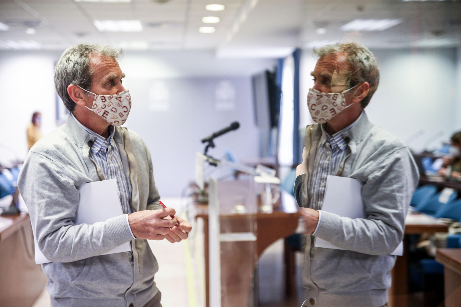 El director del Centro de Alertas y Emergencias Sanitarias, Fernando Simón, después de ofrecer una rueda de prensa este lunes en  Moncloa.