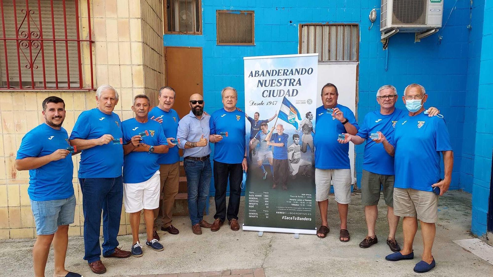 Pacheco junto a Juan Luis Gil y miembros de los Chiribitos.
