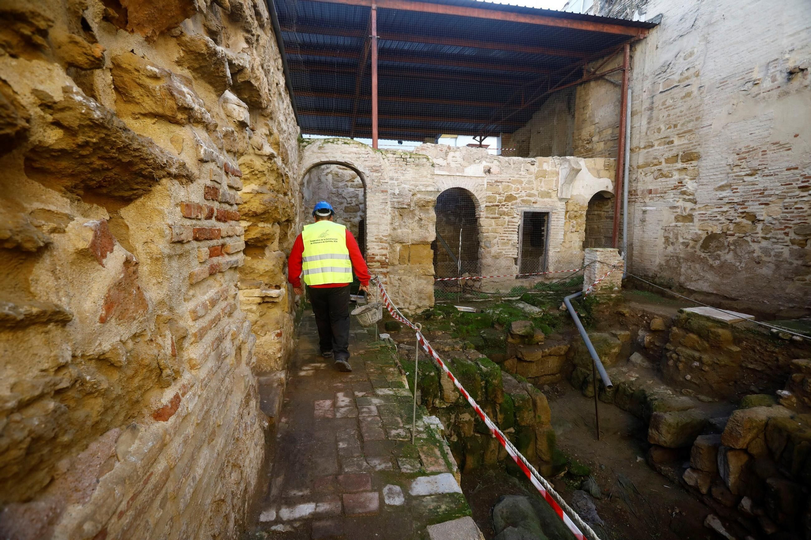 Una ruta en imágenes por los baños árabes de la Pescadería de Córdoba