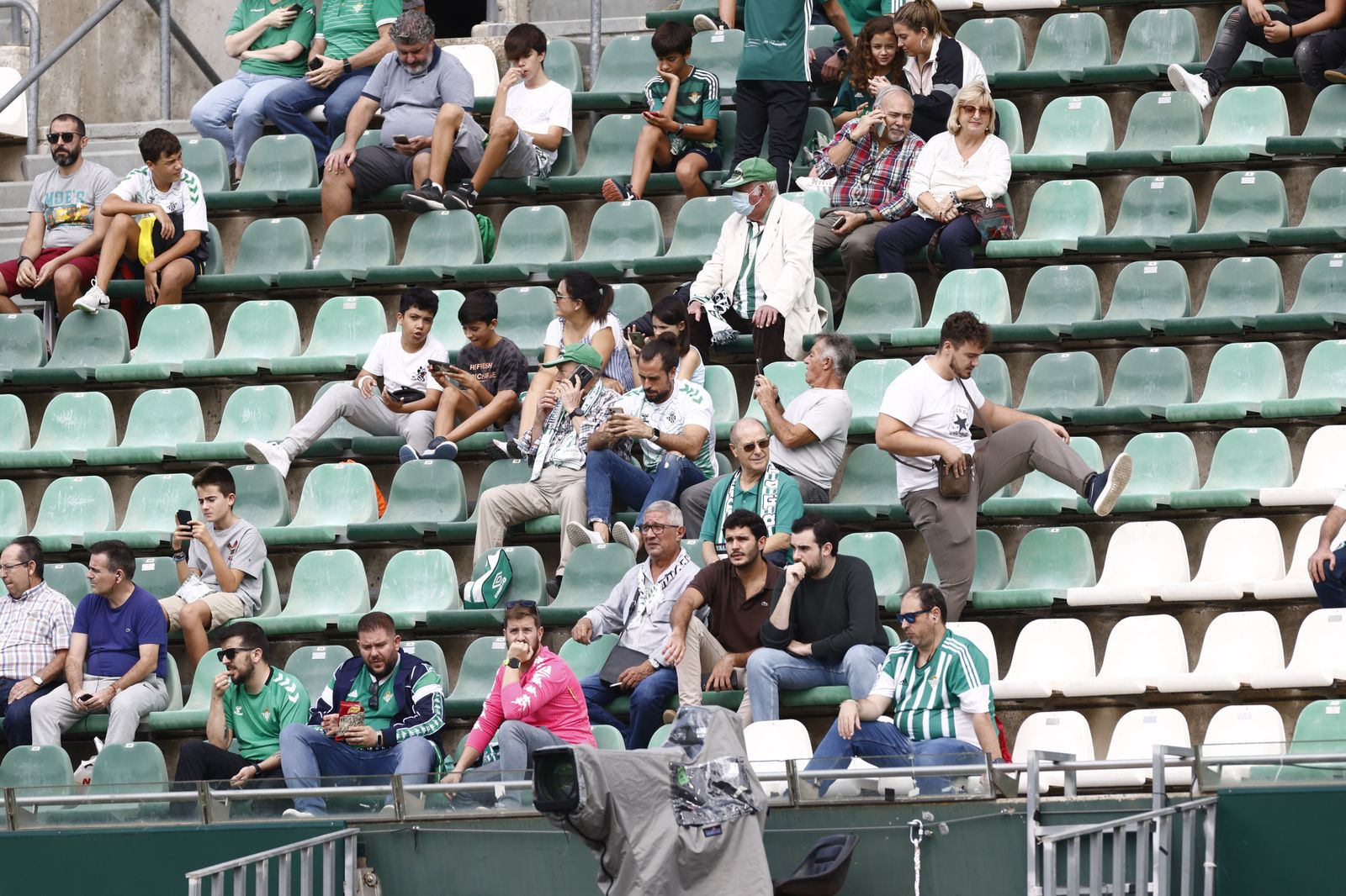 Búscate en las fotos del Betis-Atlético de Madrid