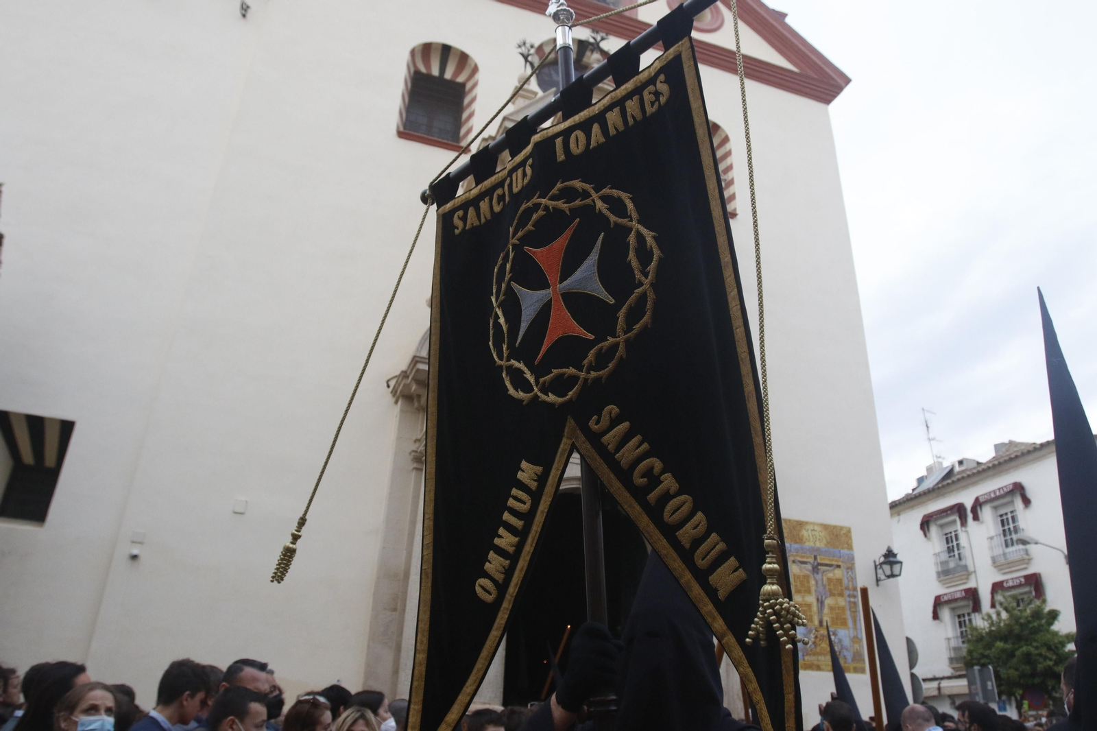 Lunes Santo en Córdoba: Las imágenes de la salida de la hermandad del Vía Crucis