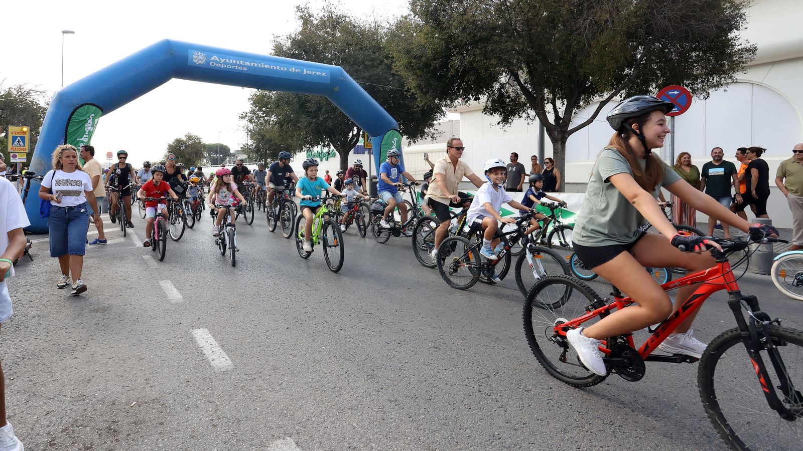 Búscate en el Día de la Bici Amistad por Jerez