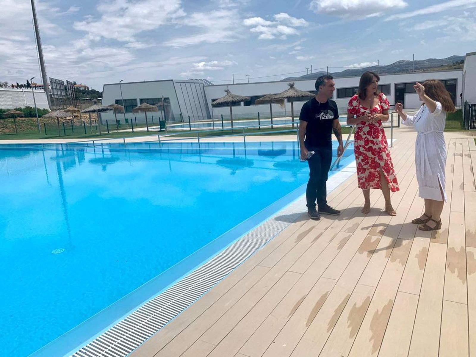 Visita de la alcaldesa y el nuevo delegado municipal de Deportes a las instalaciones.