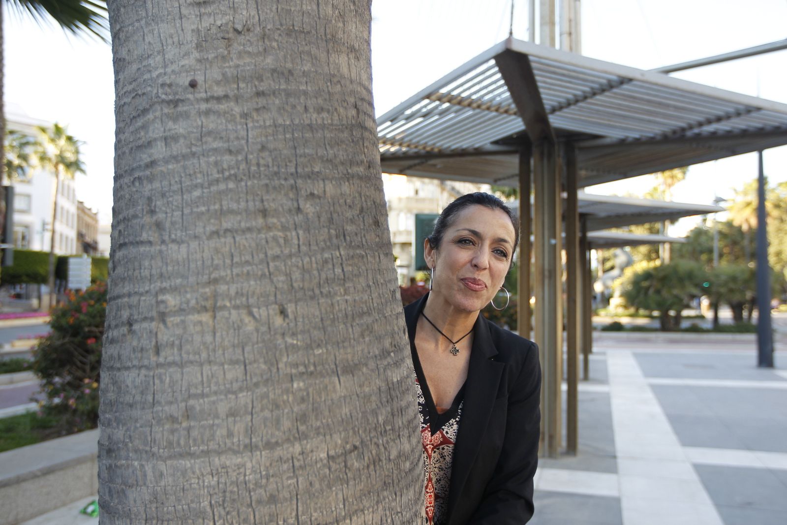 Marta Bosquet pasea por la Rambla de Almería después de la entrevista en la sede de Ciudadanos en Oliveros.