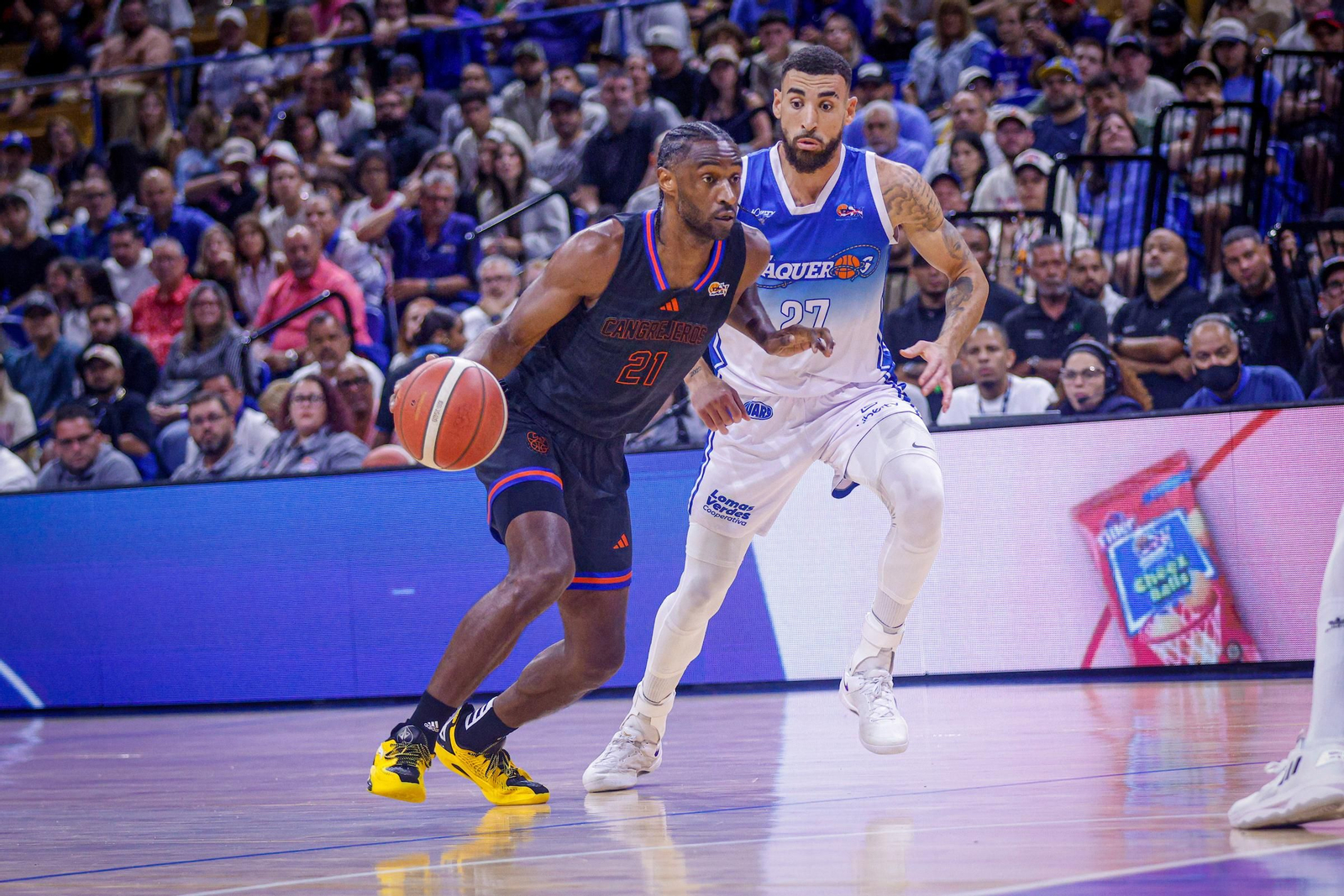 Show de Chris Duarte: 33 puntos y su equipo, a una victoria de la final