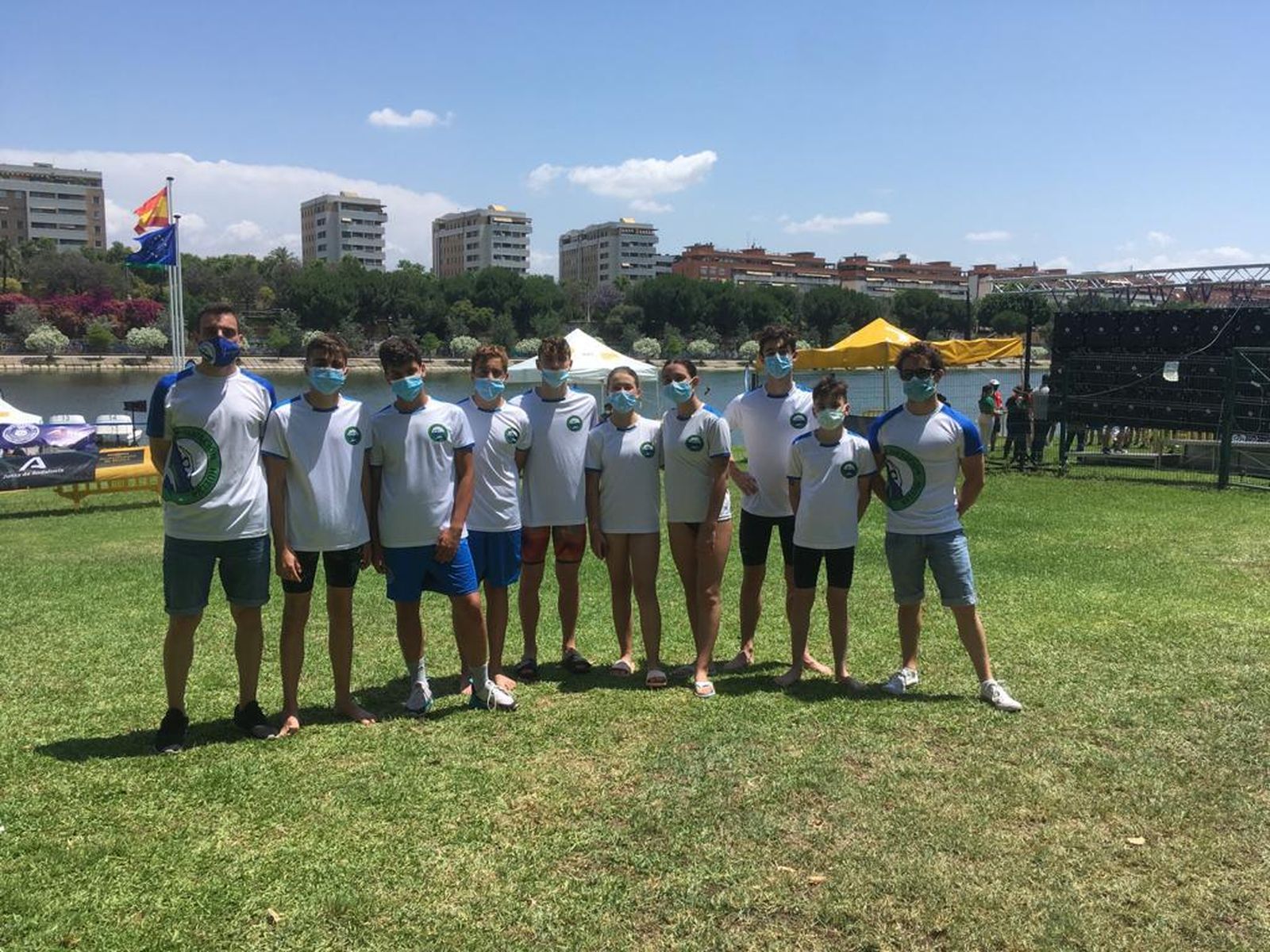 Equipo del Club Natación Huelva que disputó este Andaluz de aguas abiertas.