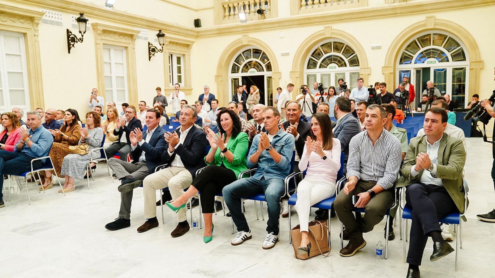 Las autoridades presentes en este acto de una de las citas deportivas más esperadas de la provincia.