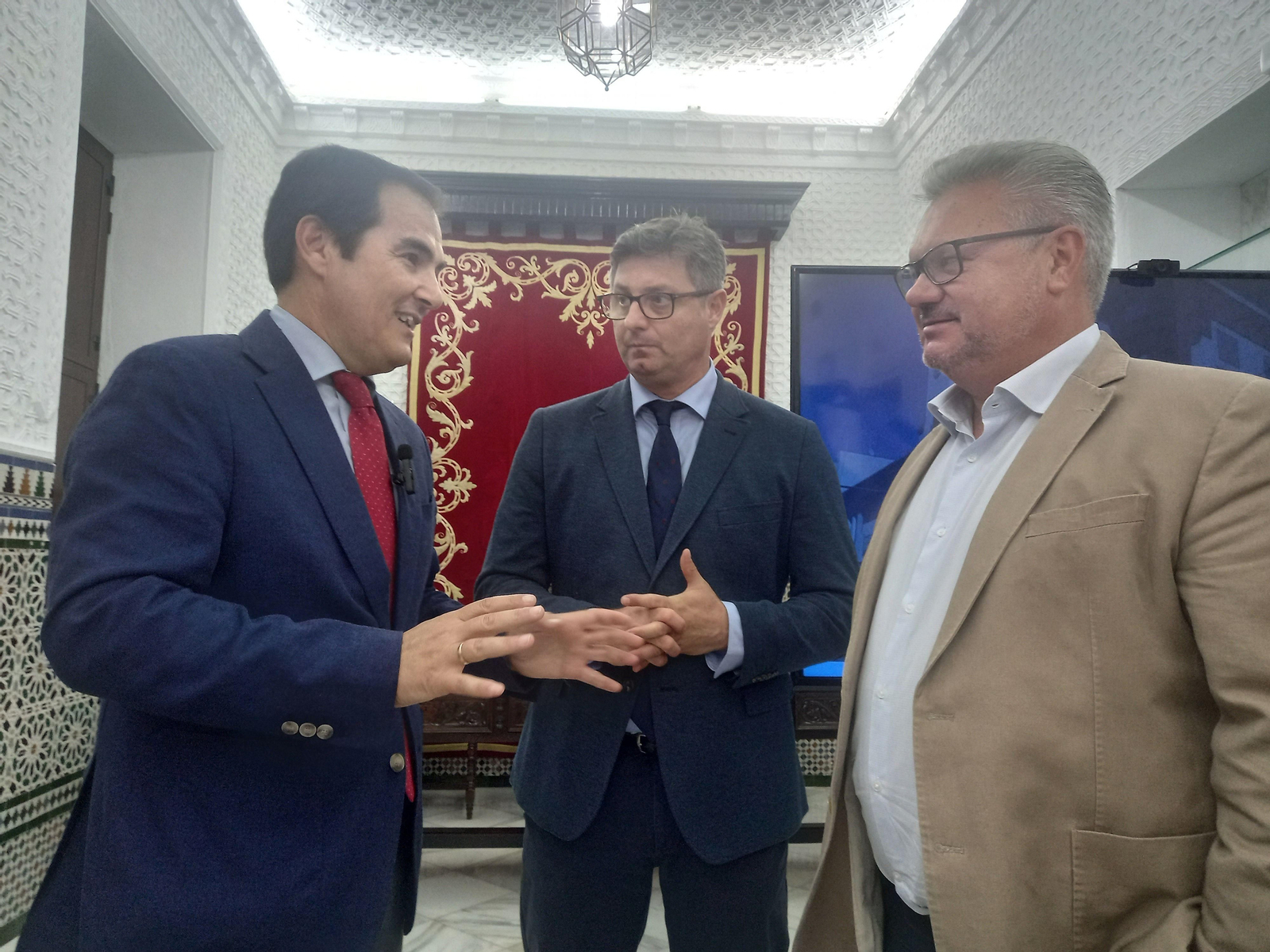 José Antonio Nieto, junto a Sergio Velasco y Esteban Morales.