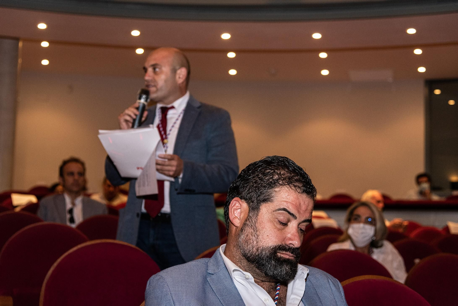 Imágenes de la sesión de moción de censura en el Ayto. De Cartaya