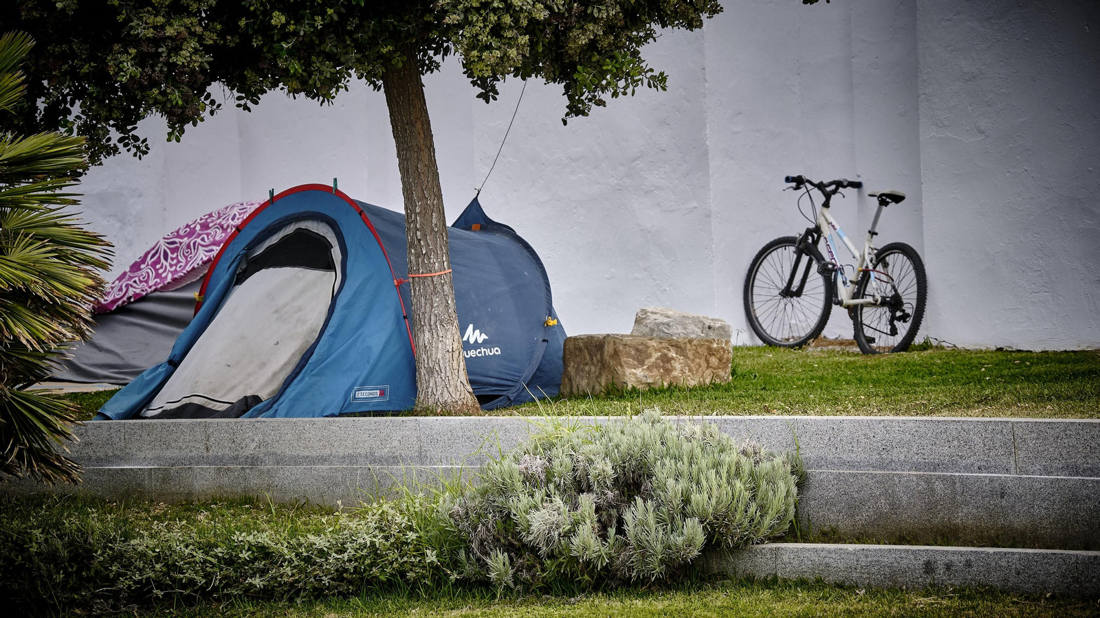 Acampada en la trasera de la peña La Perla.