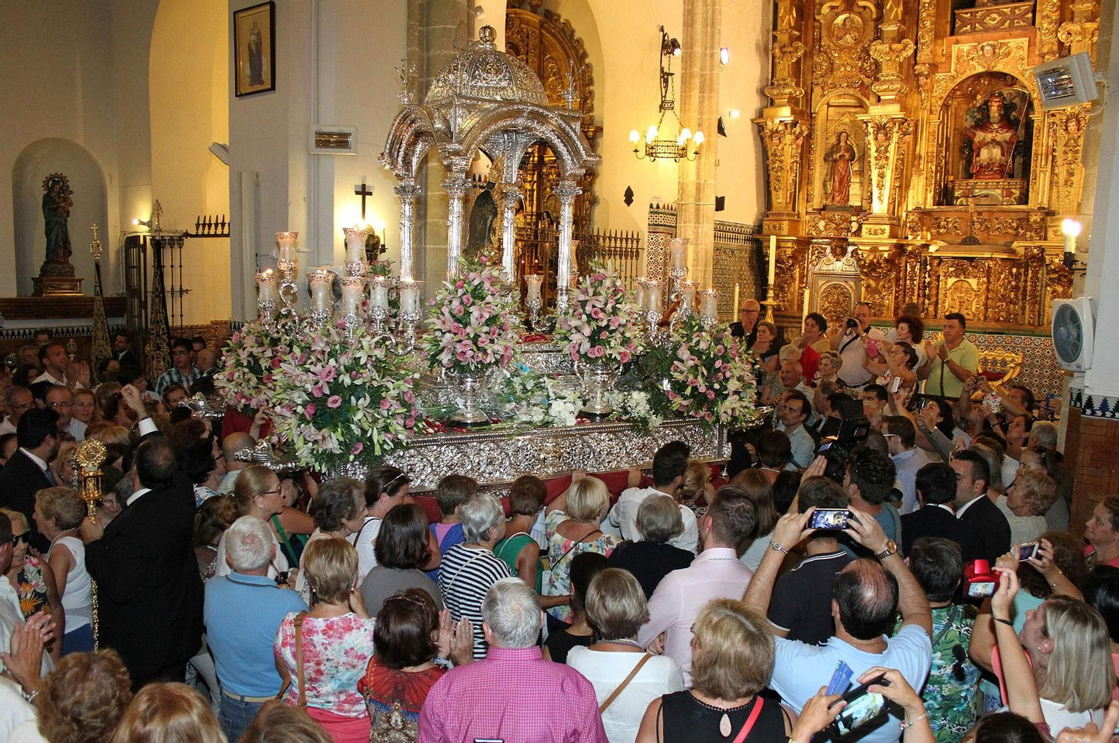Las imágenes de la última visita de la Virgen de la Cinta a San Pedro hace diez años