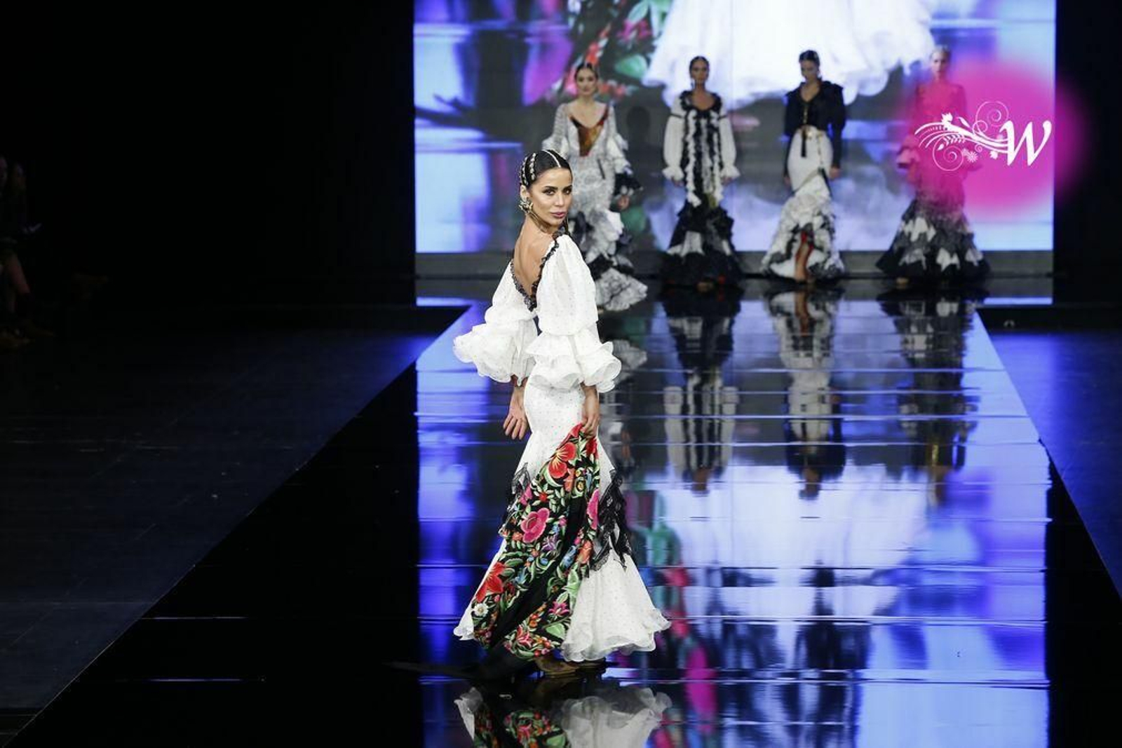 Aurora Gaviño homenajea a María Jiménez: todas las fotos del desfile en SIMOF 2020