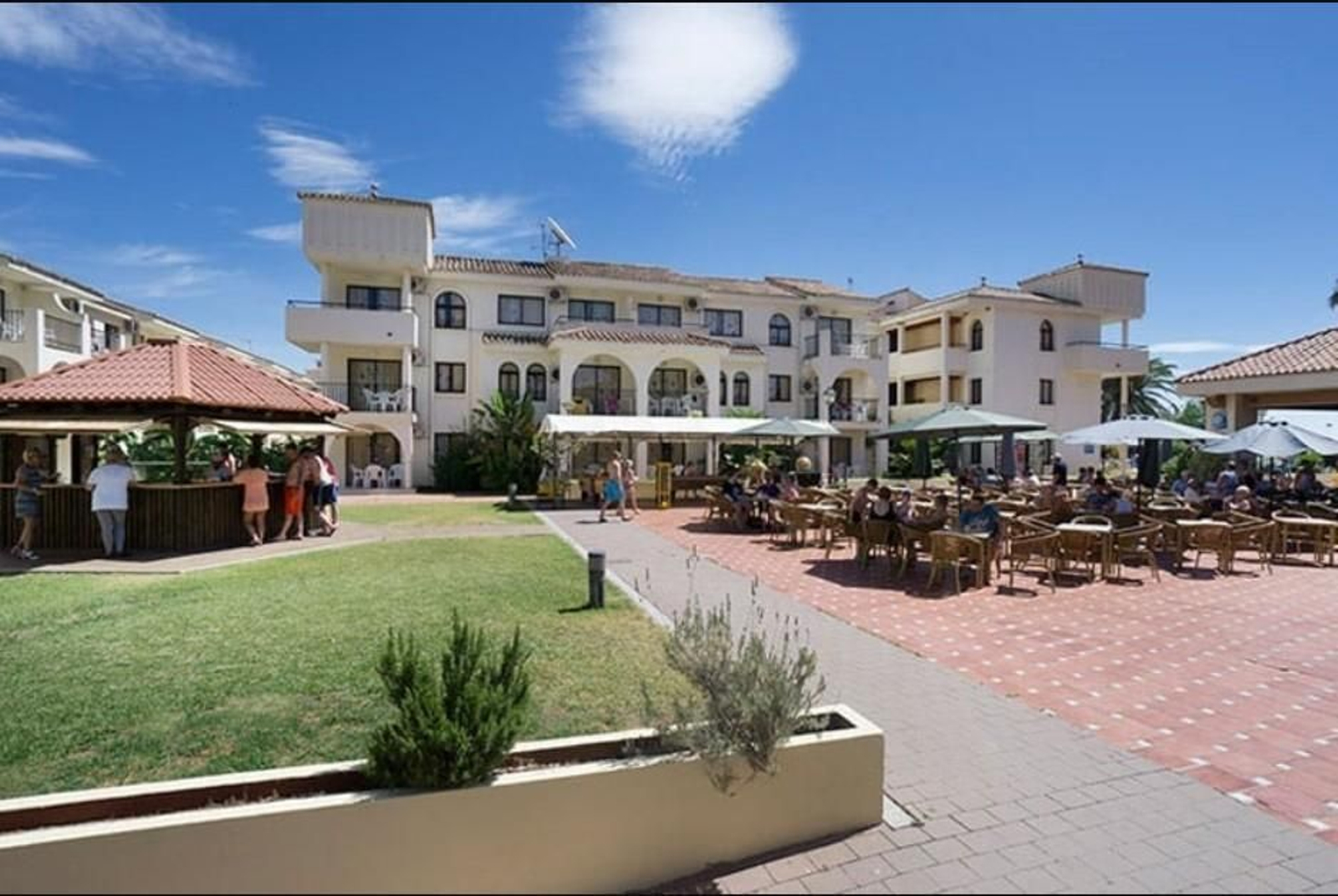 Hotel Puente Real Torremolinos, donde tuvo lugar el parto durante el apagón.