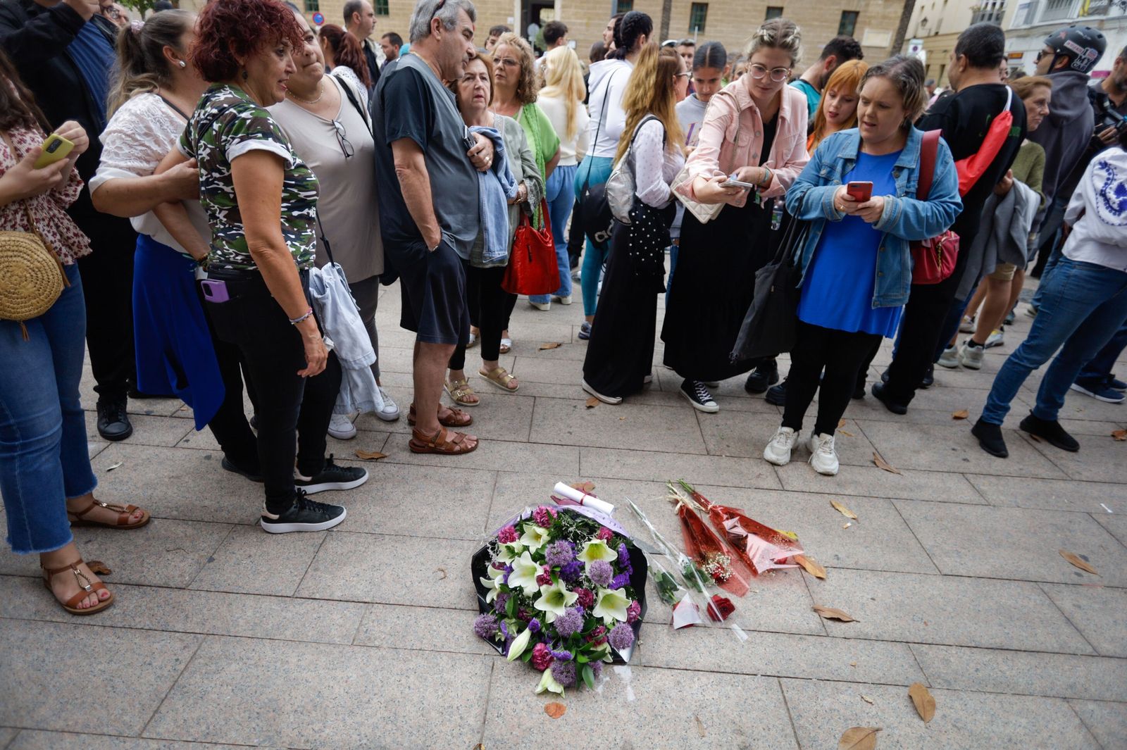 El emotivo recuerdo a Juan Carlos Aragón a las puertas del Teatro Falla en el cuarto aniversario de su muerte