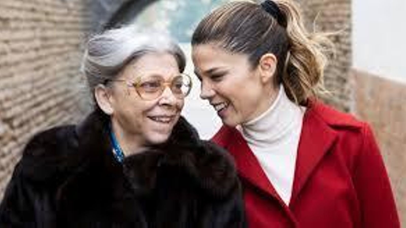 Kiti Mánver y Juana Acosta, en 'El inconveniente'.