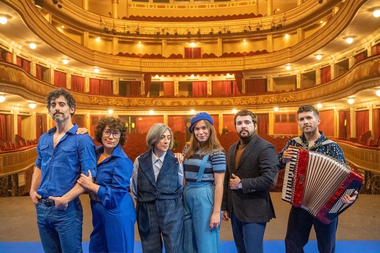 El elenco al completo de 'El gallinero'