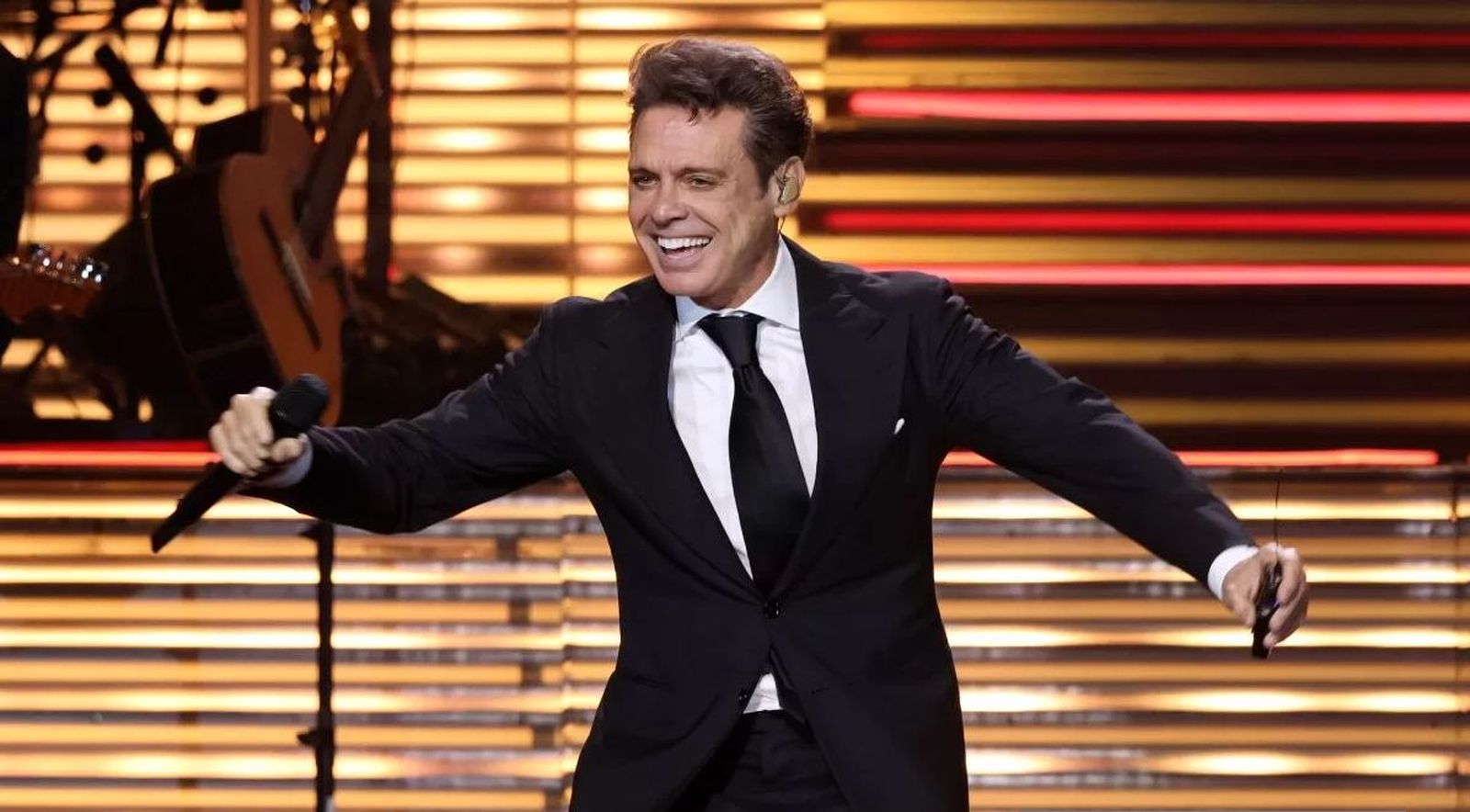 El artista promete deleitar a su público con su extraordinaria voz, impecable presencia y espectacular producción.