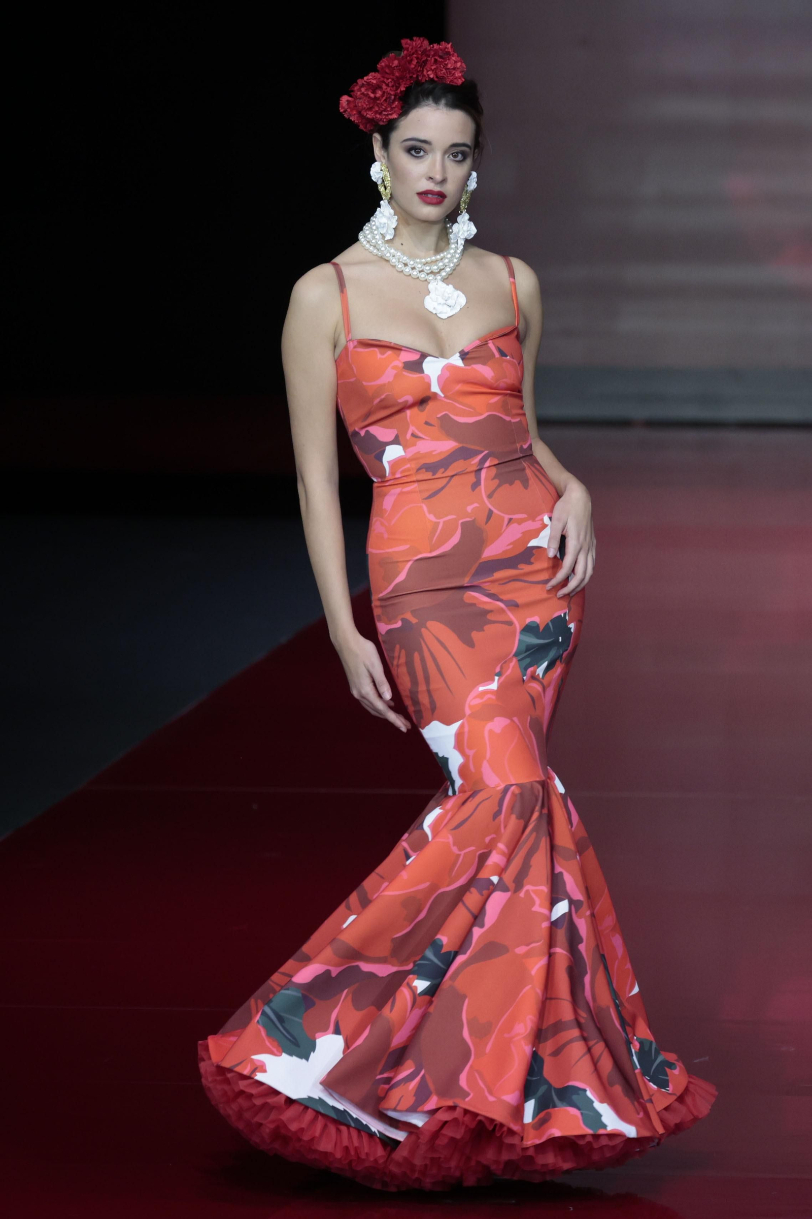 El desfile de Rosa Pedroche en SIMOF 2022, todas las fotos