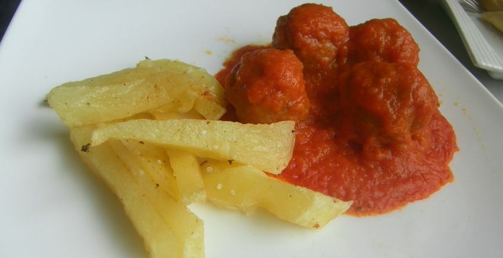 Albóndigas metías en tomate