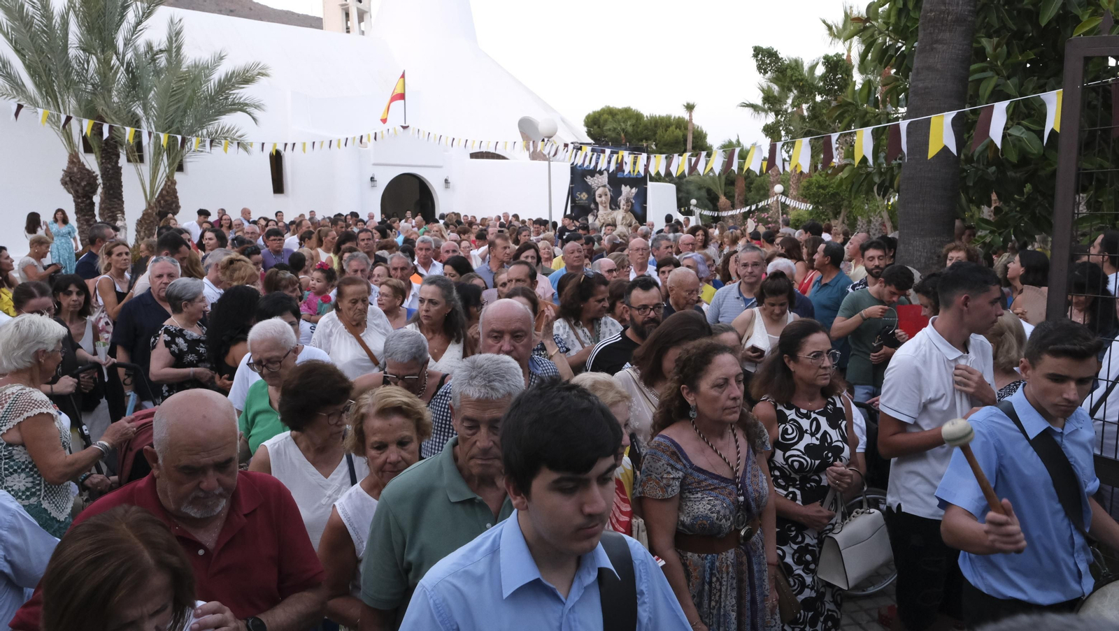 Procesión terrestre de la Virgen del Carmen en Aguadulce