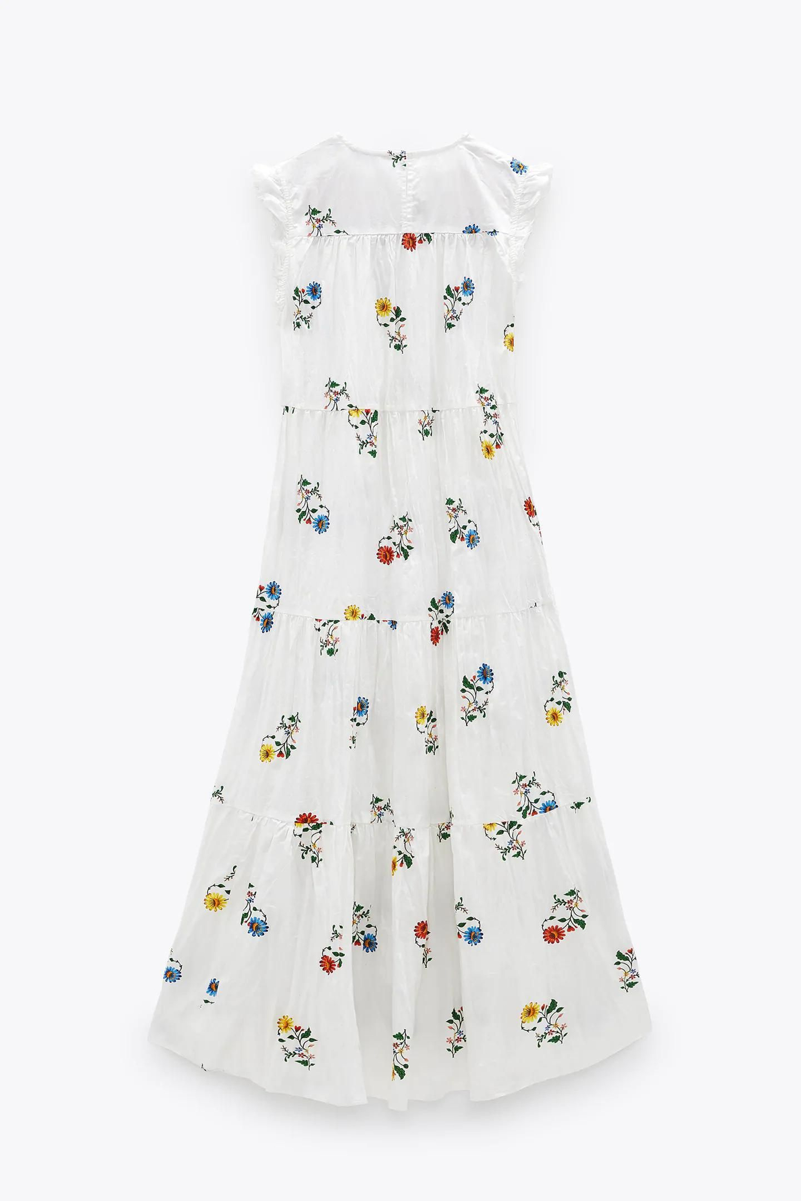 El vestido borado de Zara con estampado de flores.