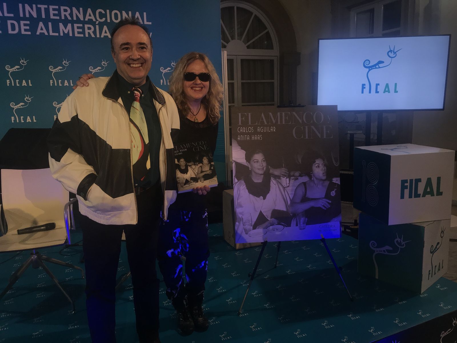 Carlos Aguilar y Anita Haas reúnen el arte puro el cine y el flamenco en un libro.