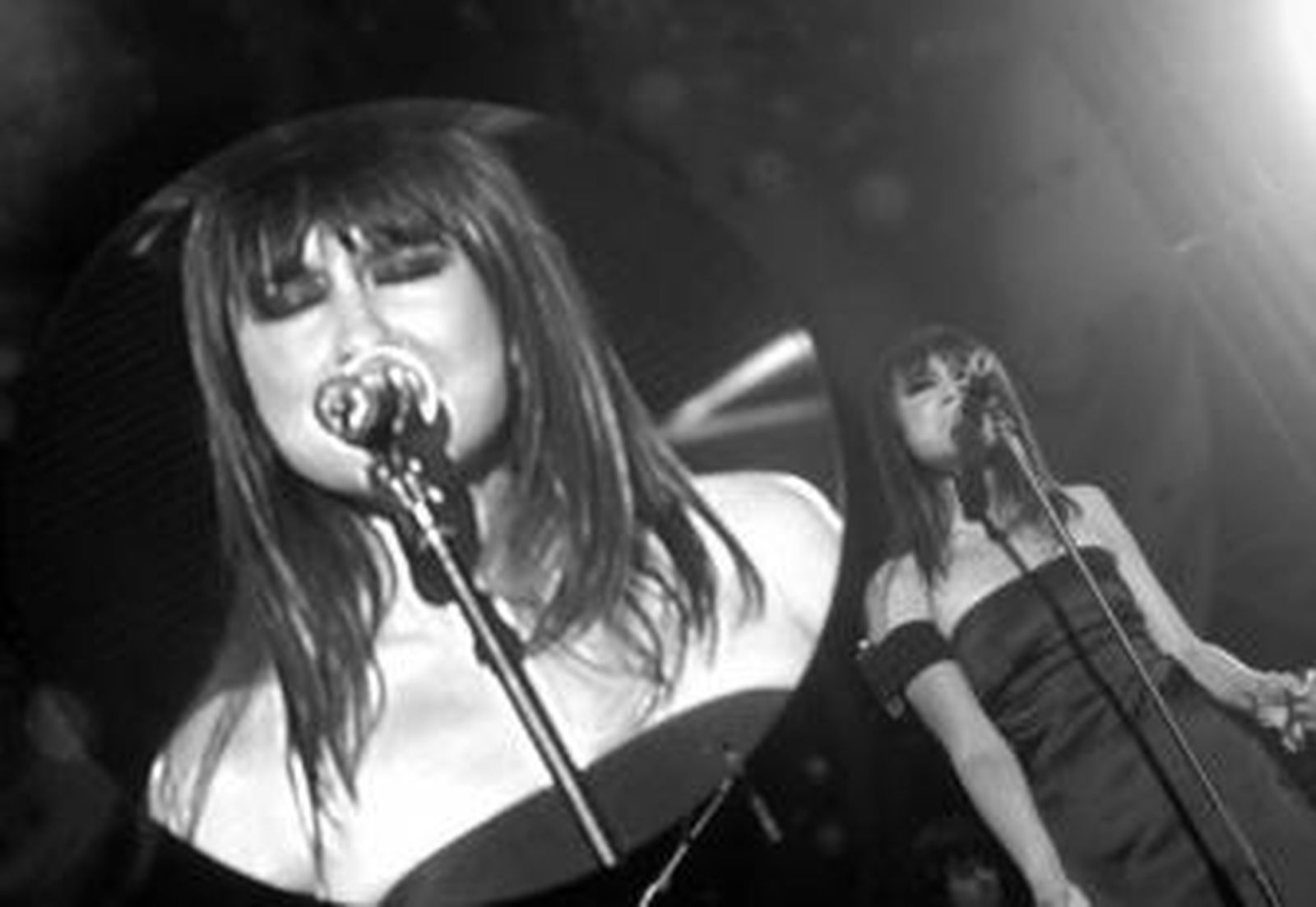 Amaral, Miguel Bosé (arriba), Manolo García, Chambao y El Barrio (de izquierda a derecha).