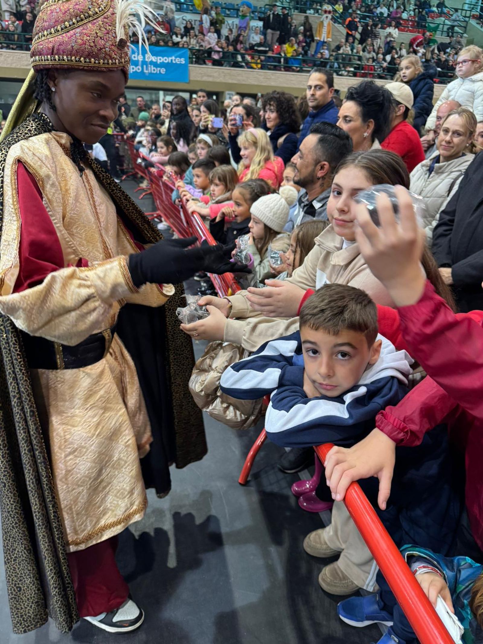 El éxito de la llegada de los Reyes Magos a Roquetas de Mar, en imágenes