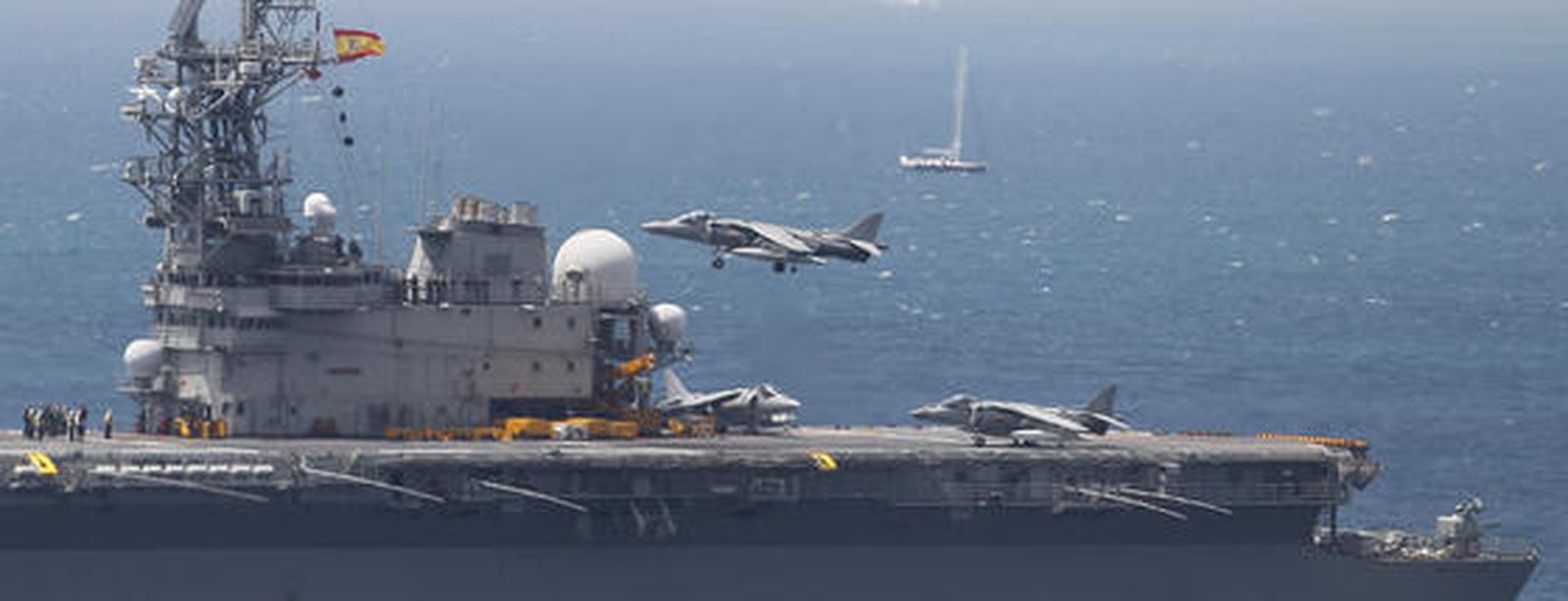 Exhibición operativa conjunta de las Fuerzas Armadas en la playa de La Malagueta

Foto: Sergio Camacho